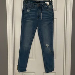 Judy blue size 9 skinny fit, never worn